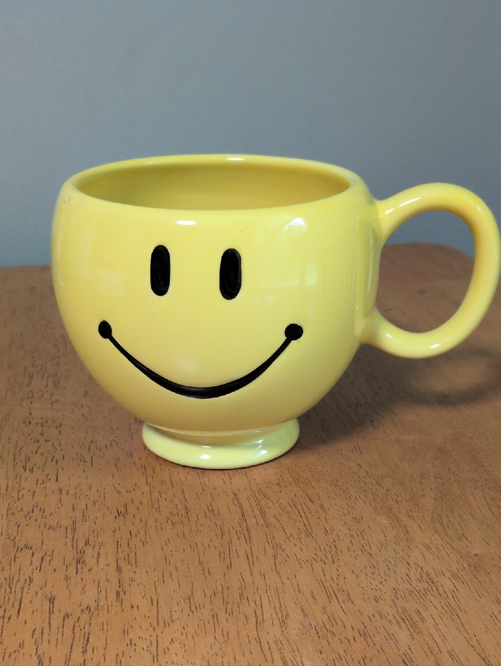 Yellow Smiley Face Ceramic Mug